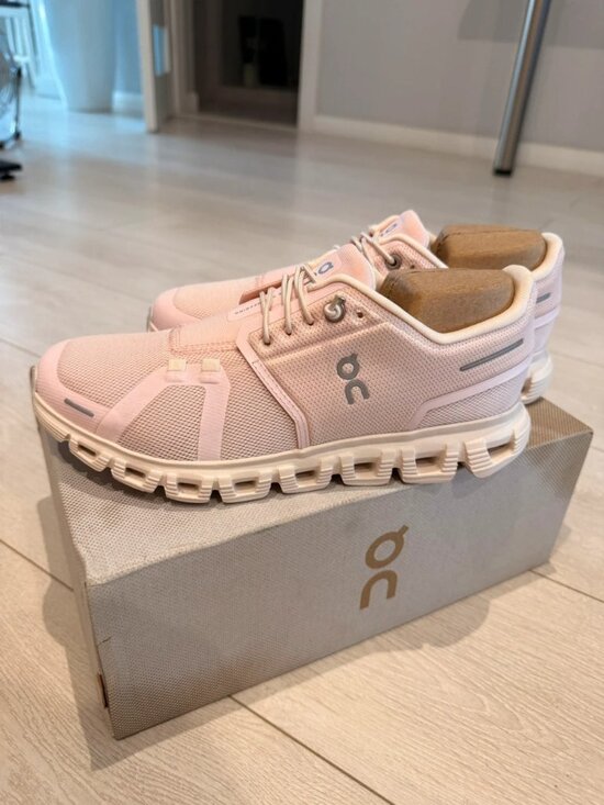 On Clouds Shoes - On Running Cloud 6 Pink Women’s Sneakers US 8